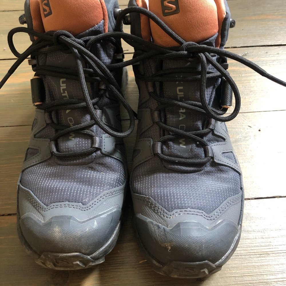 Women's Salomon X Ultra 4 Mid GTX - Size 7